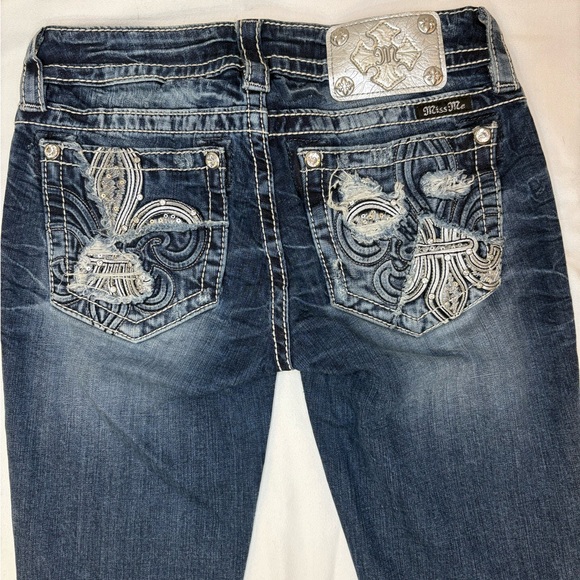 Low Rise Skinny Miss Me signature Jeans- 25 - Picture 1 of 9
